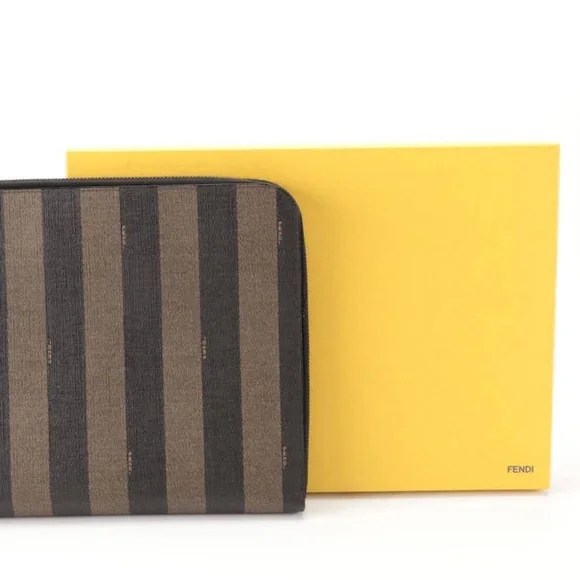 Fendi Document/Laptop Holder - Picture 2 of 11